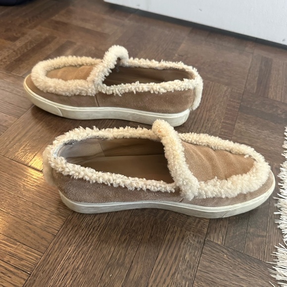 Vince - Cozy Tan Slip-On Shoes with Cream Fur Trim - Picture 3 of 4